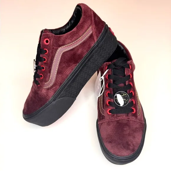 Vans Disney x Old Skool Stackform 'Poison Apple'  sneakers Women’s Size- 5.5