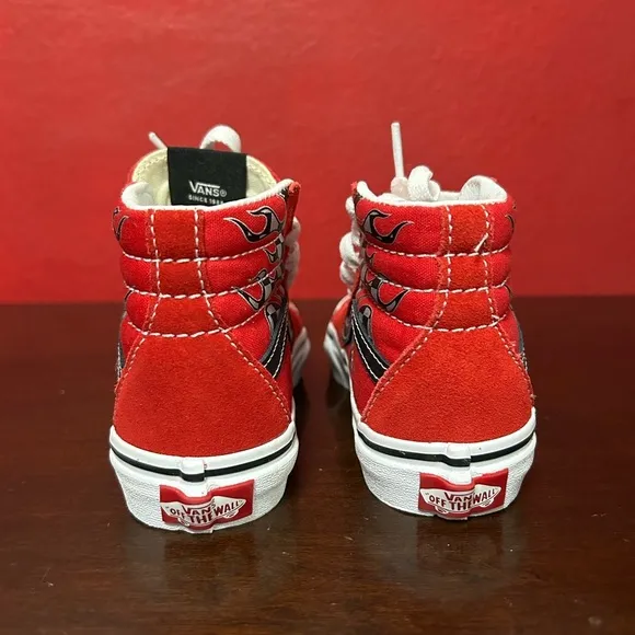 Vans kids Red and white High-Top sk8-hi Sneakers with Flame Design size 12.5 NTW