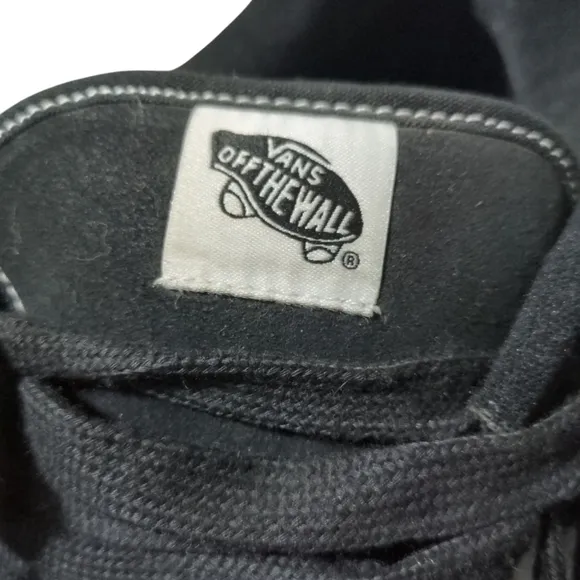 Vans Knu Skool Shoes Black/White/Gum Soles