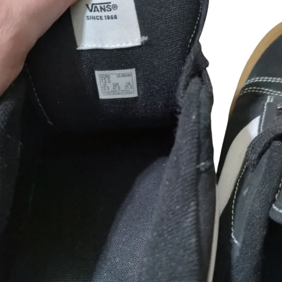 Vans Knu Skool Shoes Black/White/Gum Soles