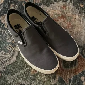 Vans Men's Gray Custom Slip-On Shoes. Wide. 10.5.