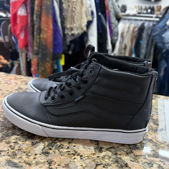 Vans Milton Hi Leather Upper High Top Women’s Size 7 Sneakers Zipper On Heel
