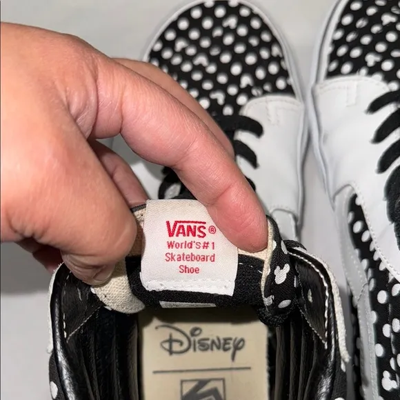 VANS Off The Wall DISNEY X Custom 2018 Mickey Silhouette Polkadots unisex