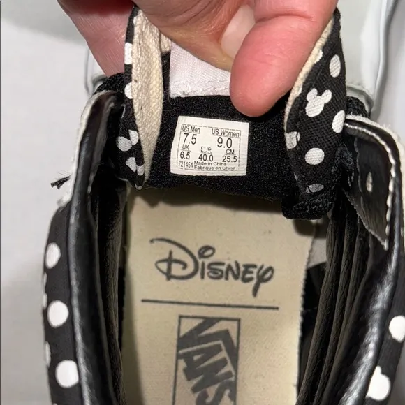 VANS Off The Wall DISNEY X Custom 2018 Mickey Silhouette Polkadots unisex