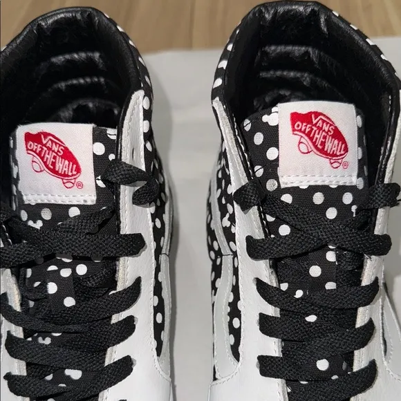 VANS Off The Wall DISNEY X Custom 2018 Mickey Silhouette Polkadots unisex