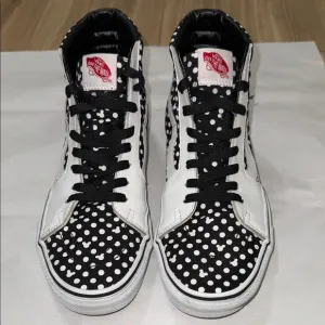 VANS Off The Wall DISNEY X Custom 2018 Mickey Silhouette Polkadots unisex