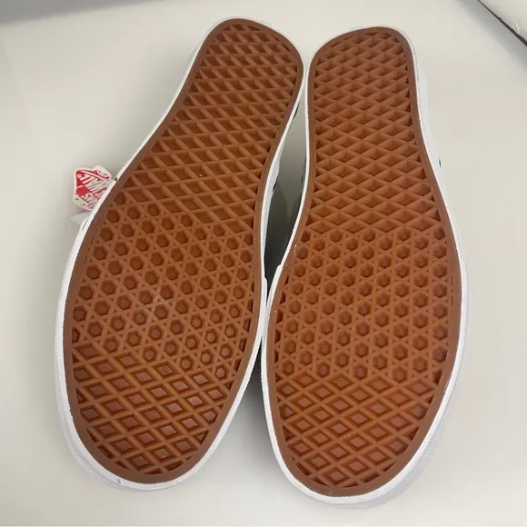 Vans Off The Wall X Disney Mickey Mouse Frost Grey Classic Slip-On Shoes Size 11