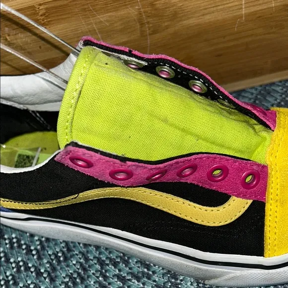 Vans Old Skool Platform Multicolor Slip-On Sneakers (JS6-7)