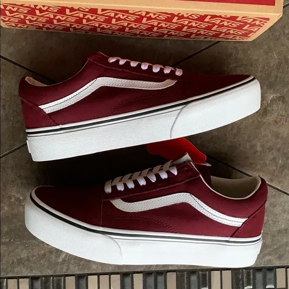 ••VANS OLD SKOOL PLATFORM Port Royale/True White W