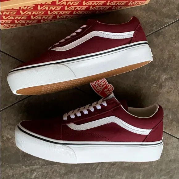 ••VANS OLD SKOOL PLATFORM Port Royale/True White W
