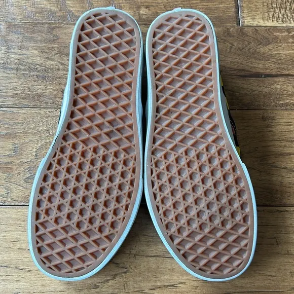 Vans Rainbow Checkerboard Classic Slip On Sneakers Shoes Womens Size 6.5