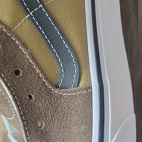 Van's SK8-Hi Brand new in the box no lid authentic uper textile and leather