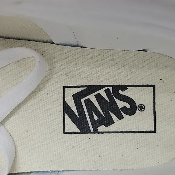 Van's SK8-Hi Brand new in the box no lid authentic uper textile and leather