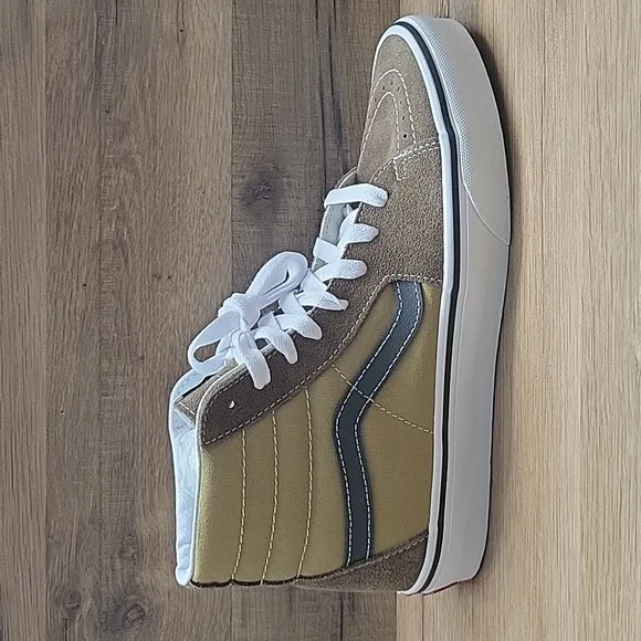 Van's SK8-Hi Brand new in the box no lid authentic uper textile and leather