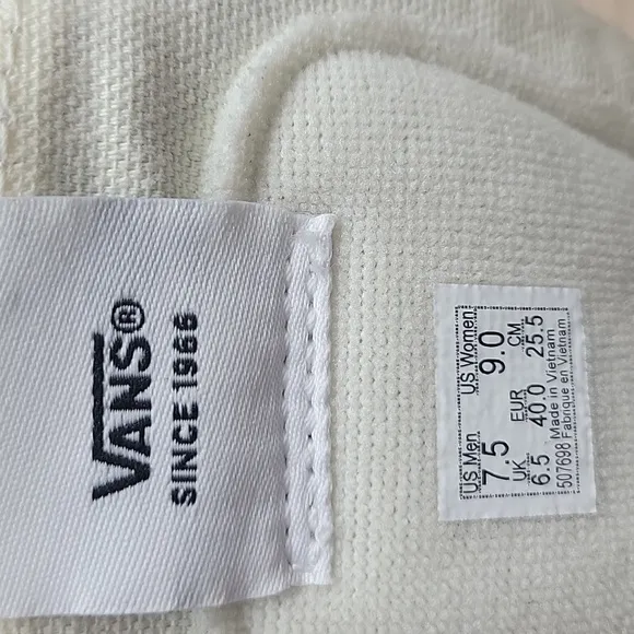 Van's SK8-Hi Brand new in the box no lid authentic uper textile and leather