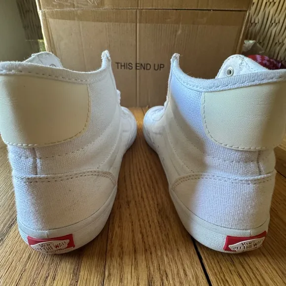 Vans Sk8 - Hi High-Top Sneakers in White Canvas