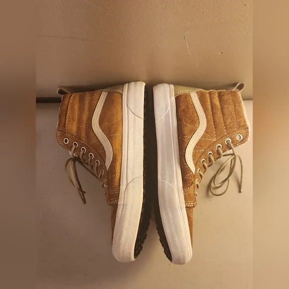 Vans Sk8-Hi MTE Cumin/ Slate Green Men's Size 8  EUC