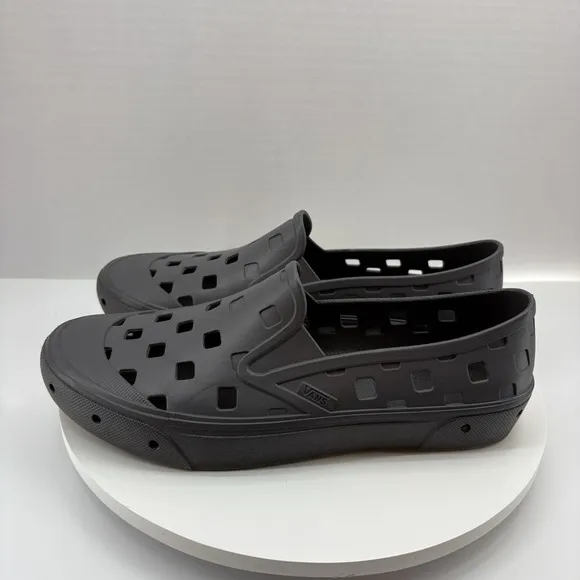 Vans Trek Slip-On Pewter Men Sz 9/ Women Sz 10.5