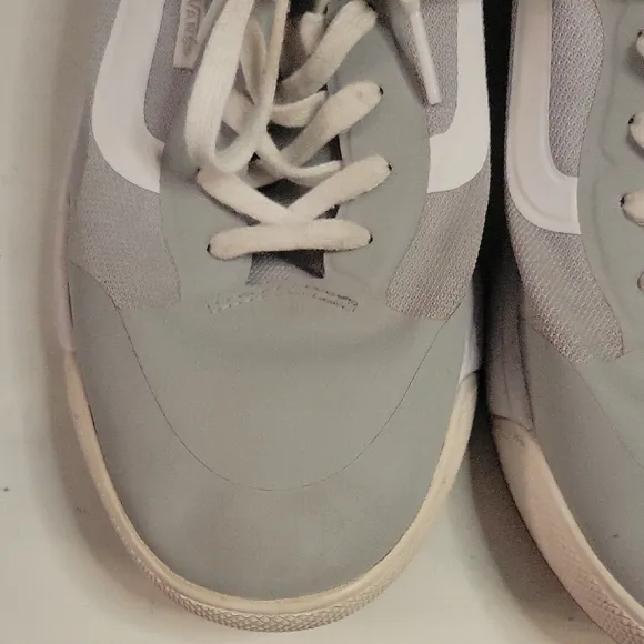 Vans Ultrarange Gray and White Sneakers Men's Size 12 EUC