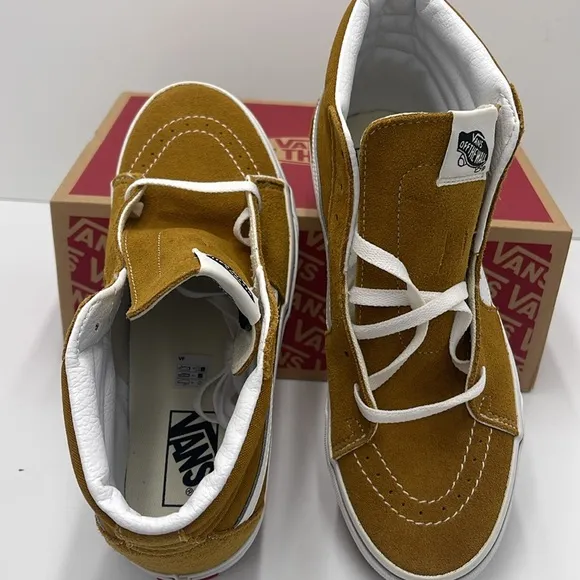 Vans WMNS High-Top Sneakers in Mustard White Sk8-HiColor Theory Golden Brown