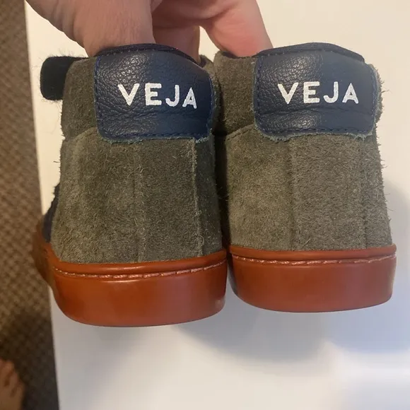 VEJA boys high top sneakers