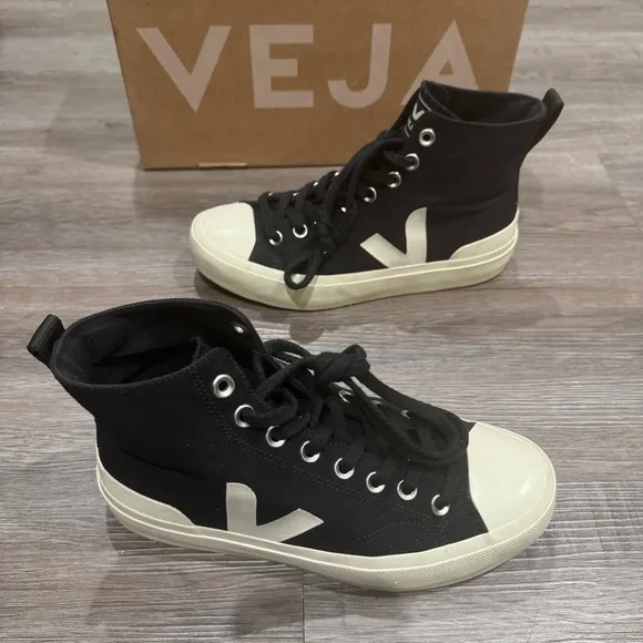 Veja Wata II High Top Ripstop Black White Sneakers