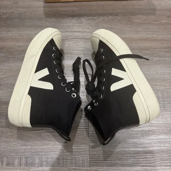 Veja Wata II High Top Ripstop Black White Sneakers