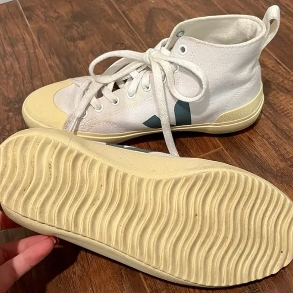Veja White High Top Sneakers Size 37