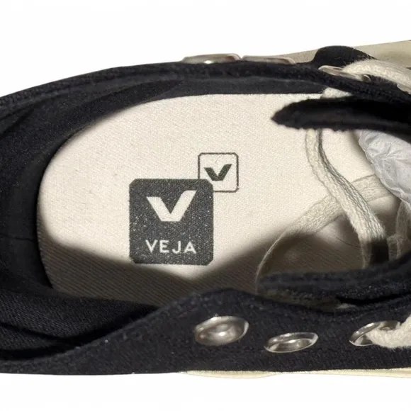 Veja Women's Wata II High Top Sneakers