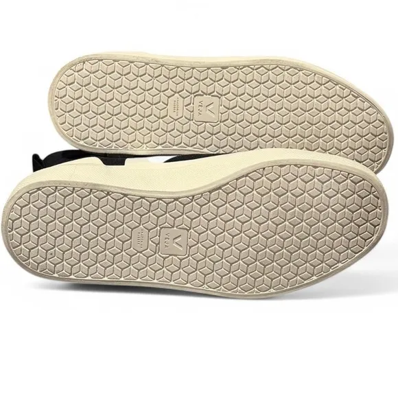 Veja Women's Wata II High Top Sneakers
