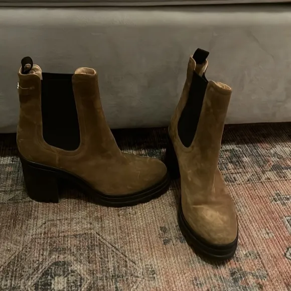 Veronica beard Winnie shoes in Moss