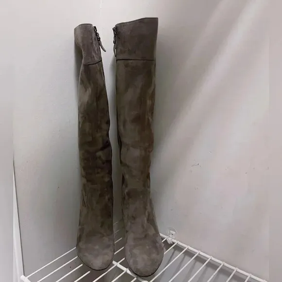 Via Spiga gray suede boots size 6 almond toe wedge