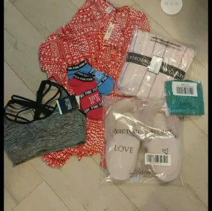 Victoria's secret bundle..ALL NEW
