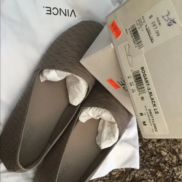 Vince Bogart Slip On Shoes With Dust Bag - Size 8 NIB