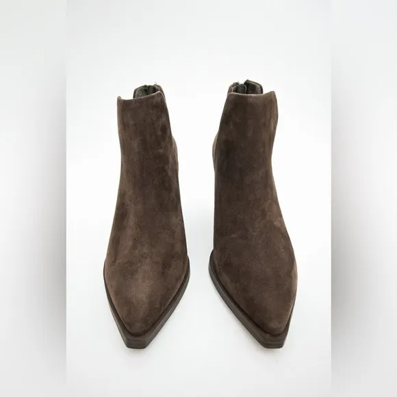 Vince Camuto &quot;Gigietta&quot; Suede Bootie NWOB