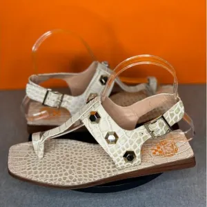 Vince Camuto Dailette Leather Ankle Strap Thong Sandals Summer Croc SIZE 6
