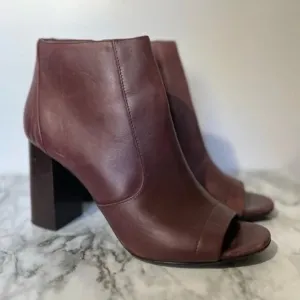 VINCE FIONN PEEP TOE BOOTIES ANKLE BOOTS HEELS - FIG LEATHER  in Size 8.5 US