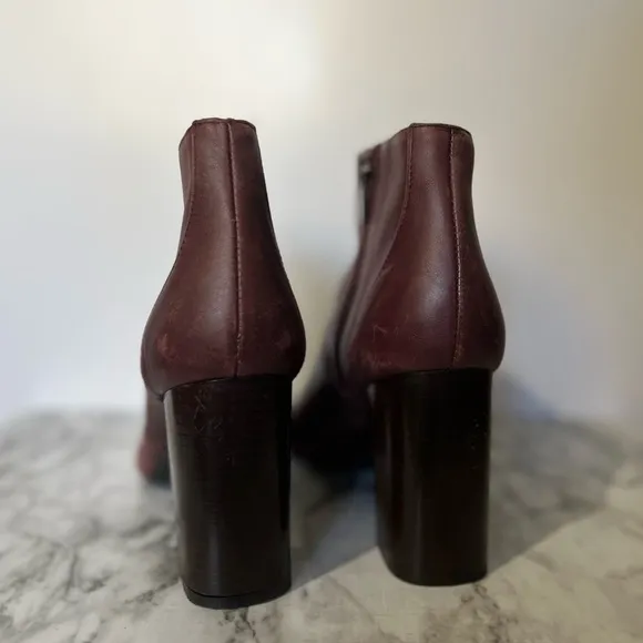 VINCE. SHOES FIONN PEEP TOE BOOTIES ANKLE BOOTS HEELS FIG LEATHER 8.5 US