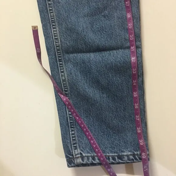 Vintage Levi’s 550 Relaxed Fit Tapered Leg Medium Wash Blue Jeans