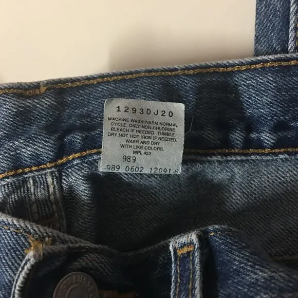Vintage Levi’s 550 Relaxed Fit Tapered Leg Medium Wash Blue Jeans