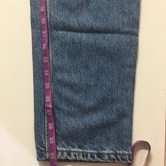 Vintage Levi’s 550 Relaxed Fit Tapered Leg Medium Wash Blue Jeans