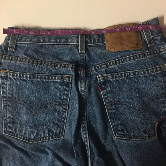 Vintage Levi’s 550 Relaxed Fit Tapered Leg Medium Wash Blue Jeans