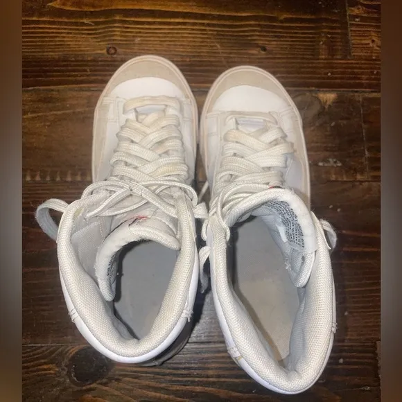 Vintage Nike Blazer High Top sneakers.  Youth Size 4