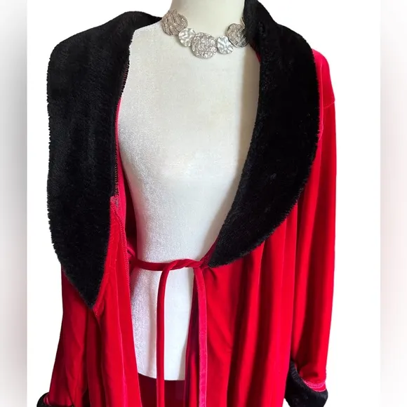 Vintage Valery Stevens Red Black Faux Fur Plush Robe, Y2K, Deadstock, size Large