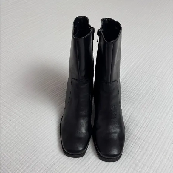 Vintage Y2K Bandolino Black Leather Ankle Boots Size 9 Retro Streetwear Classic