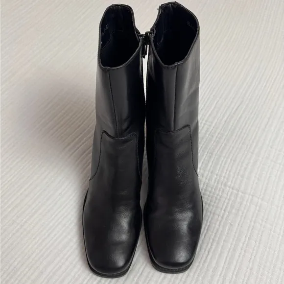 Vintage Y2K Bandolino Black Leather Ankle Boots Size 9 Retro Streetwear Classic