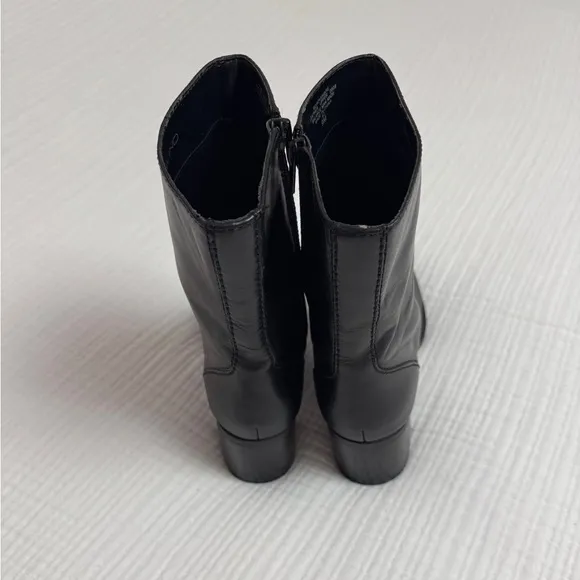 Vintage Y2K Bandolino Black Leather Ankle Boots Size 9 Retro Streetwear Classic