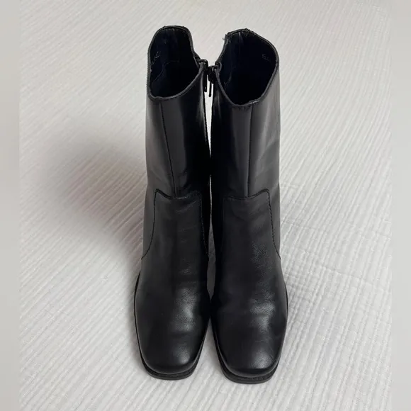 Vintage Y2K Bandolino Black Leather Ankle Boots Size 9 Retro Streetwear Classic