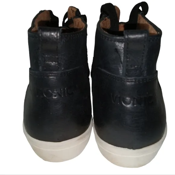 Vionic bllack Leather High-Top Sneakers