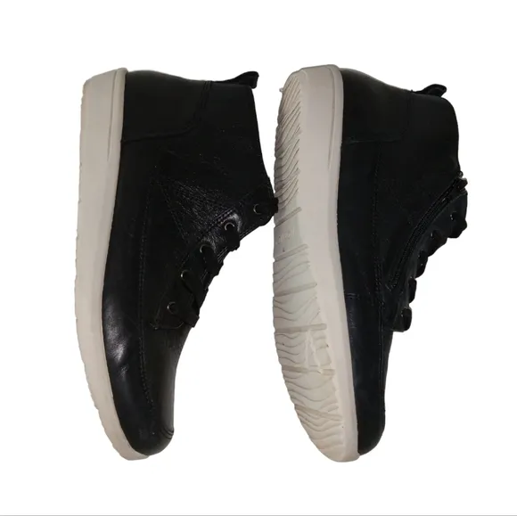 Vionic bllack Leather High-Top Sneakers